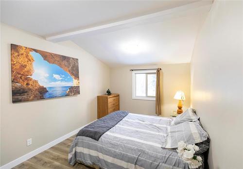 42 Colleen Avenue, Arnes, MB - Indoor Photo Showing Bedroom