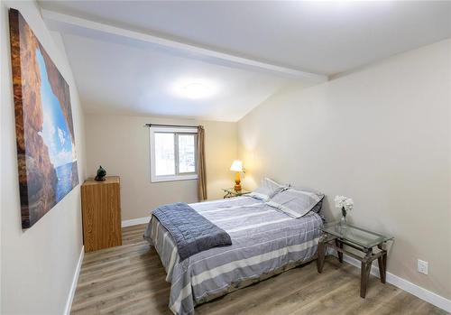 42 Colleen Avenue, Arnes, MB - Indoor Photo Showing Bedroom