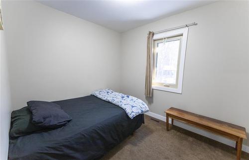 42 Colleen Avenue, Arnes, MB - Indoor Photo Showing Bedroom