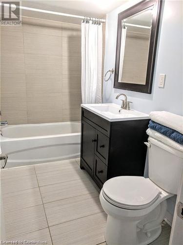 65 Aikman Avenue, Hamilton, ON - Indoor Photo Showing Bathroom