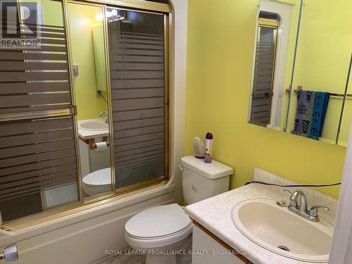 382 Victoria Avenue, Gananoque, ON - Indoor Photo Showing Bathroom