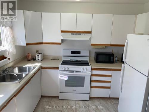 382 Victoria Avenue, Gananoque, ON - Indoor Photo Showing Kitchen With Double Sink