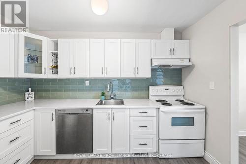 823 Datzell Lane, Kingston (South Of Taylor-Kidd Blvd), ON - Indoor Photo Showing Kitchen