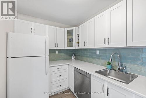 823 Datzell Lane, Kingston (South Of Taylor-Kidd Blvd), ON - Indoor Photo Showing Kitchen