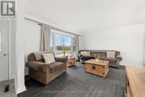 176 Dixon Drive, Quinte West, ON - Indoor Photo Showing Living Room