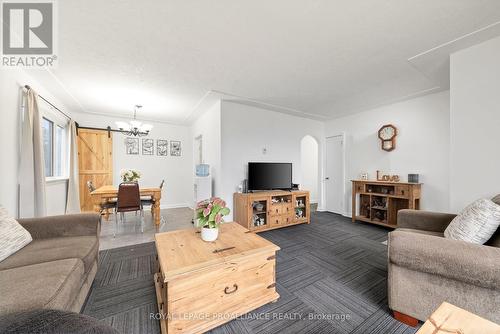 176 Dixon Drive, Quinte West, ON - Indoor Photo Showing Living Room