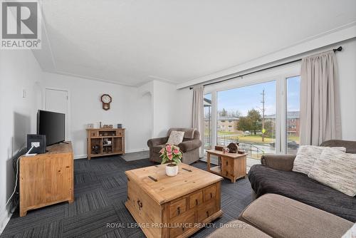 176 Dixon Drive, Quinte West, ON - Indoor Photo Showing Living Room