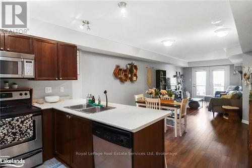 213 - 50 Mulligan Lane, Wasaga Beach, ON - Indoor Photo Showing Kitchen With Double Sink