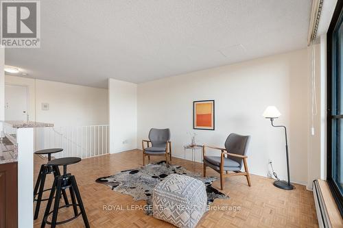 631 - 515 St Laurent Boulevard, Ottawa, ON - Indoor