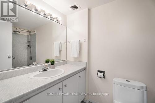 631 - 515 St Laurent Boulevard, Ottawa, ON - Indoor Photo Showing Bathroom