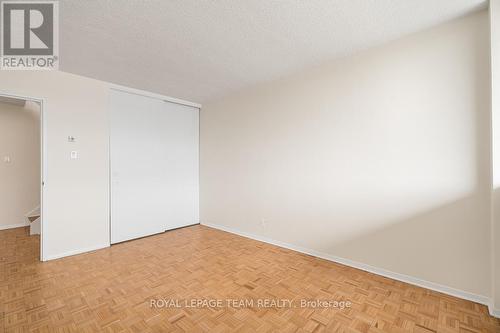 631 - 515 St Laurent Boulevard, Ottawa, ON - Indoor Photo Showing Other Room