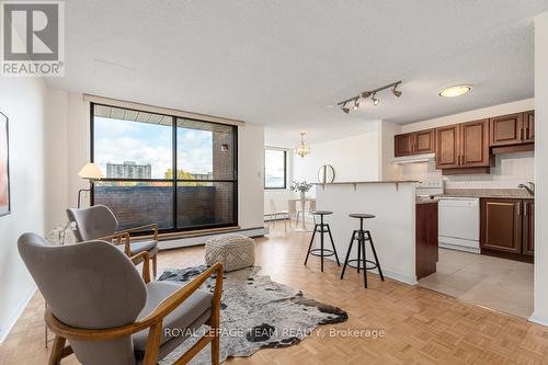 631 - 515 St Laurent Boulevard, Ottawa, ON - Indoor