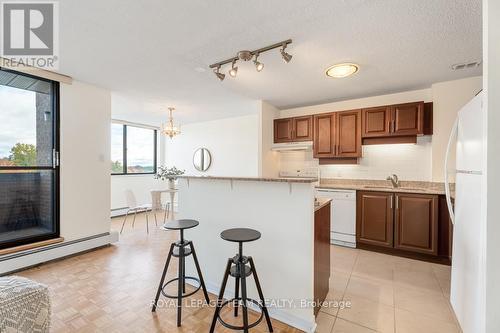 631 - 515 St Laurent Boulevard, Ottawa, ON - Indoor Photo Showing Kitchen