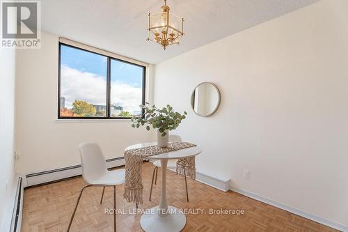 631 - 515 St Laurent Boulevard, Ottawa, ON - Indoor Photo Showing Dining Room