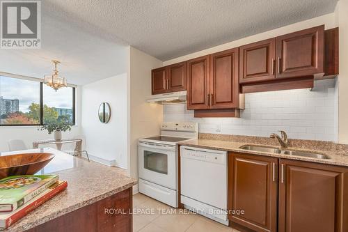 631 - 515 St Laurent Boulevard, Ottawa, ON - Indoor Photo Showing Kitchen With Double Sink