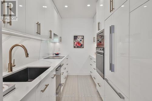 337 - 40 Oaklands Avenue, Toronto, ON - Indoor Photo Showing Kitchen With Upgraded Kitchen