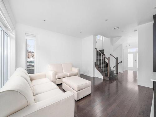 Salon - 4992 Rue Lavoie, Montréal (Pierrefonds-Roxboro), QC - Indoor Photo Showing Living Room