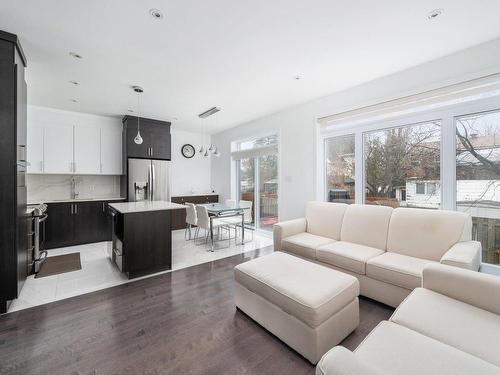 Salon - 4992 Rue Lavoie, Montréal (Pierrefonds-Roxboro), QC - Indoor Photo Showing Living Room