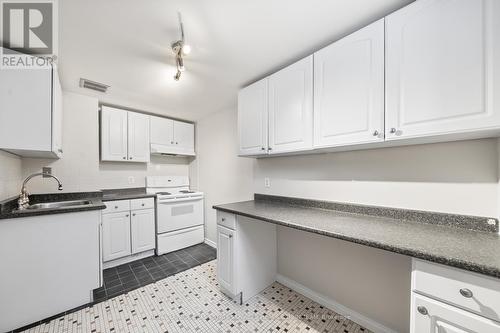 7 Kecala Road, Toronto, ON - Indoor Photo Showing Kitchen