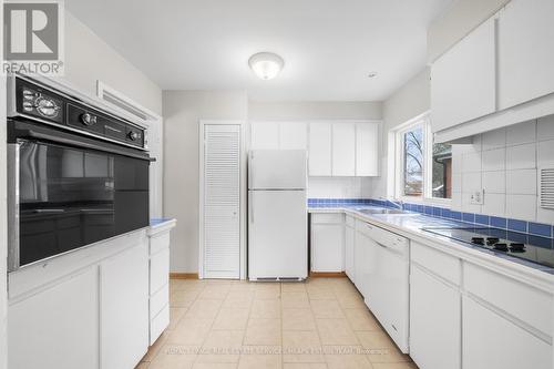 7 Kecala Road, Toronto, ON - Indoor Photo Showing Kitchen