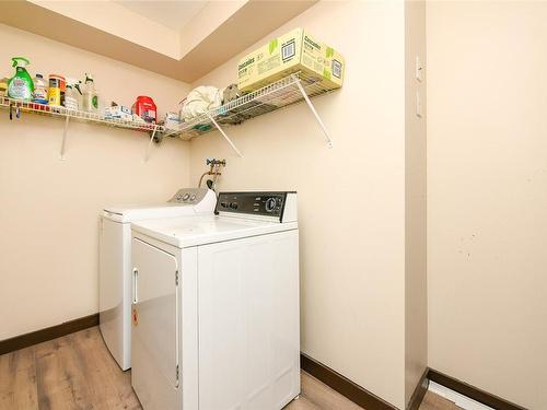 201-1355 Cumberland Rd, Courtenay, BC - Indoor Photo Showing Laundry Room