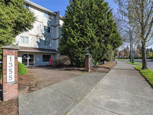 201-1355 Cumberland Rd, Courtenay, BC - Outdoor