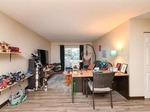 201-1355 Cumberland Rd, Courtenay, BC - Indoor Photo Showing Office