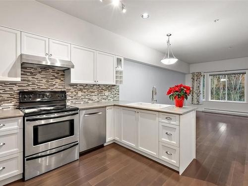 403-360 Goldstream Ave, Colwood, BC - Indoor Photo Showing Kitchen