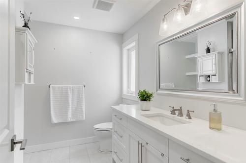 3582 Apple Way Boulevard, West Kelowna, BC - Indoor Photo Showing Bathroom