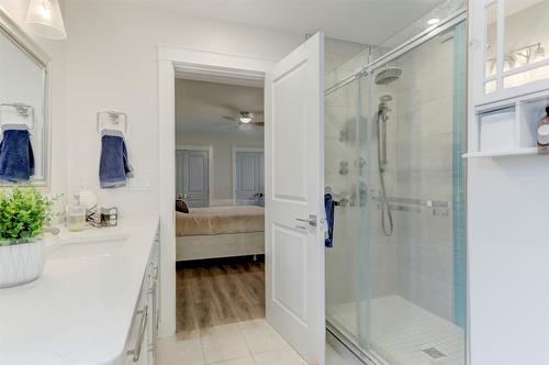 3582 Apple Way Boulevard, West Kelowna, BC - Indoor Photo Showing Bathroom