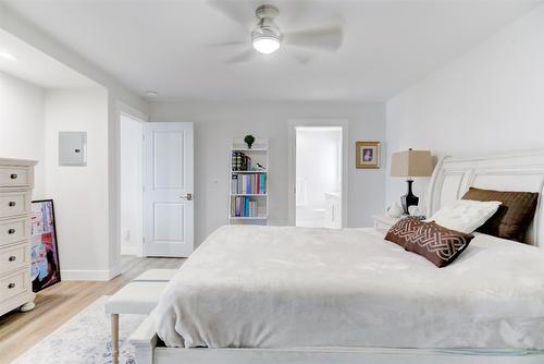 3582 Apple Way Boulevard, West Kelowna, BC - Indoor Photo Showing Bedroom