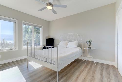 3582 Apple Way Boulevard, West Kelowna, BC - Indoor Photo Showing Bedroom