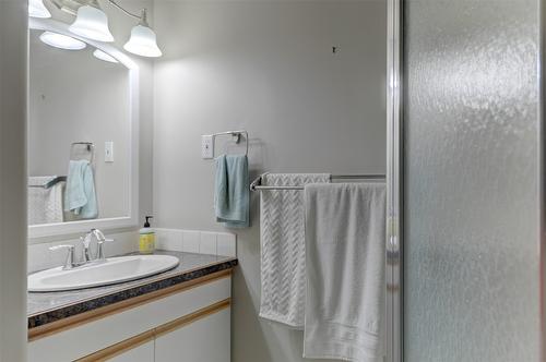 3582 Apple Way Boulevard, West Kelowna, BC - Indoor Photo Showing Bathroom