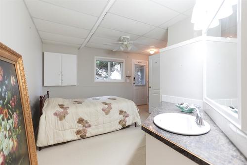 3582 Apple Way Boulevard, West Kelowna, BC - Indoor Photo Showing Bathroom