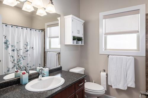 12870 Cliffshore Drive, Lake Country, BC - Indoor Photo Showing Bathroom