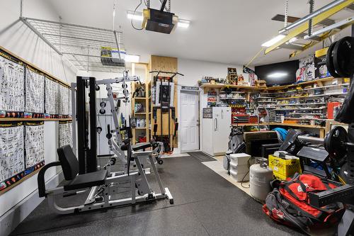 3374 Larkspur Court, Kelowna, BC - Indoor Photo Showing Gym Room