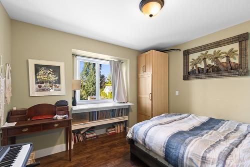 3374 Larkspur Court, Kelowna, BC - Indoor Photo Showing Bedroom