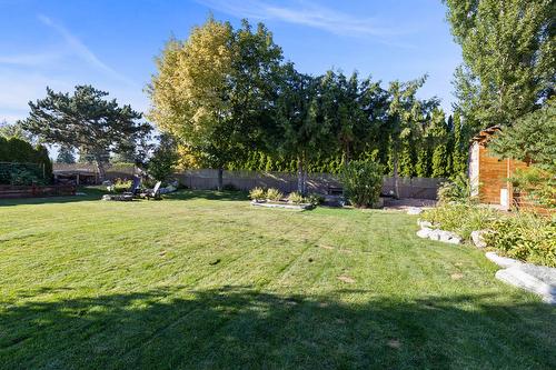 3374 Larkspur Court, Kelowna, BC - Outdoor