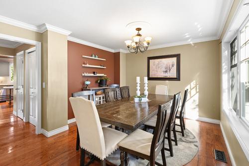 3374 Larkspur Court, Kelowna, BC - Indoor Photo Showing Dining Room