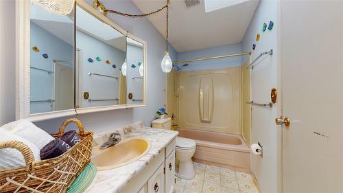 1308 13Th Street, Cranbrook, BC - Indoor Photo Showing Bathroom