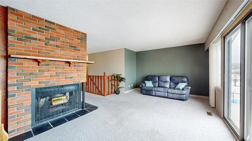 1308 13Th Street, Cranbrook, BC - Indoor With Fireplace