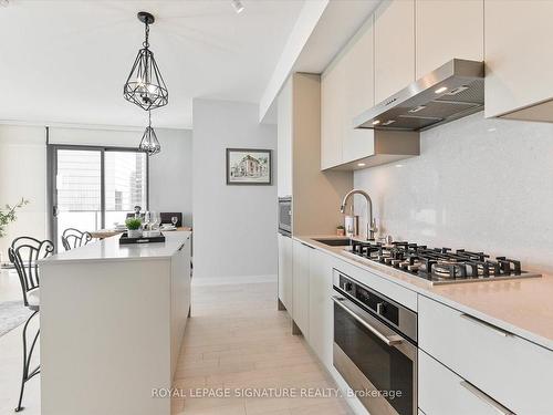 4107-20 Lombard St, Toronto, ON - Indoor Photo Showing Kitchen With Upgraded Kitchen