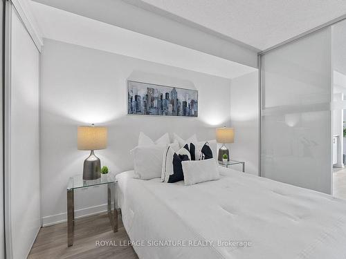 917-4K Spadina Ave, Toronto, ON - Indoor Photo Showing Bedroom