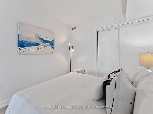 917-4K Spadina Ave, Toronto, ON - Indoor Photo Showing Bedroom