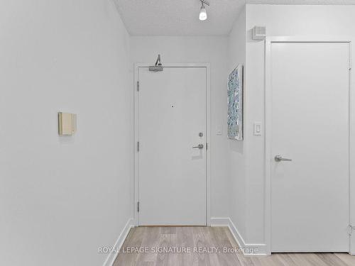 917-4K Spadina Ave, Toronto, ON - Indoor Photo Showing Other Room