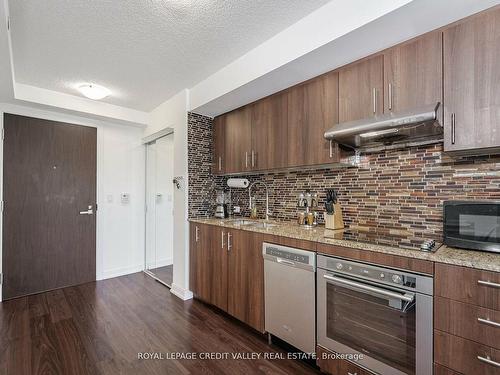 1307-255 Village Green Sq, Toronto, ON - Indoor Photo Showing Kitchen