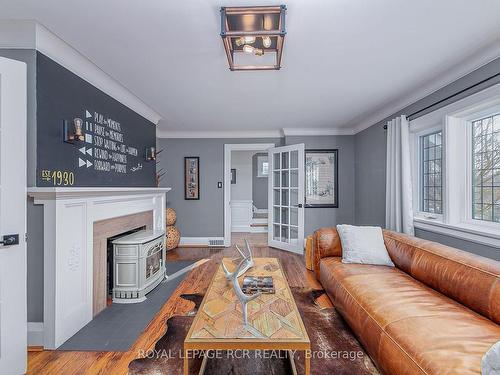 442 Main St, King, ON - Indoor Photo Showing Living Room With Fireplace