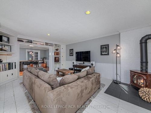 442 Main St, King, ON - Indoor Photo Showing Living Room