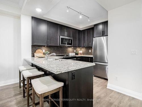 317-25 Baker Hill Blvd, Whitchurch-Stouffville, ON - Indoor Photo Showing Kitchen With Stainless Steel Kitchen With Upgraded Kitchen