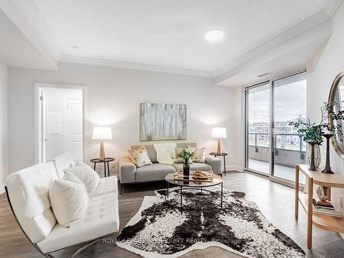 317-25 Baker Hill Blvd, Whitchurch-Stouffville, ON - Indoor Photo Showing Living Room